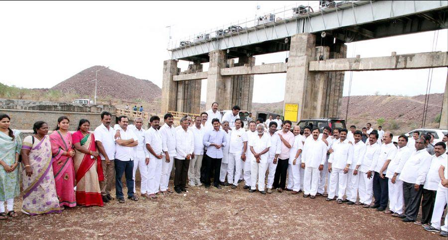 YS Jagan Bus Yatra Photos