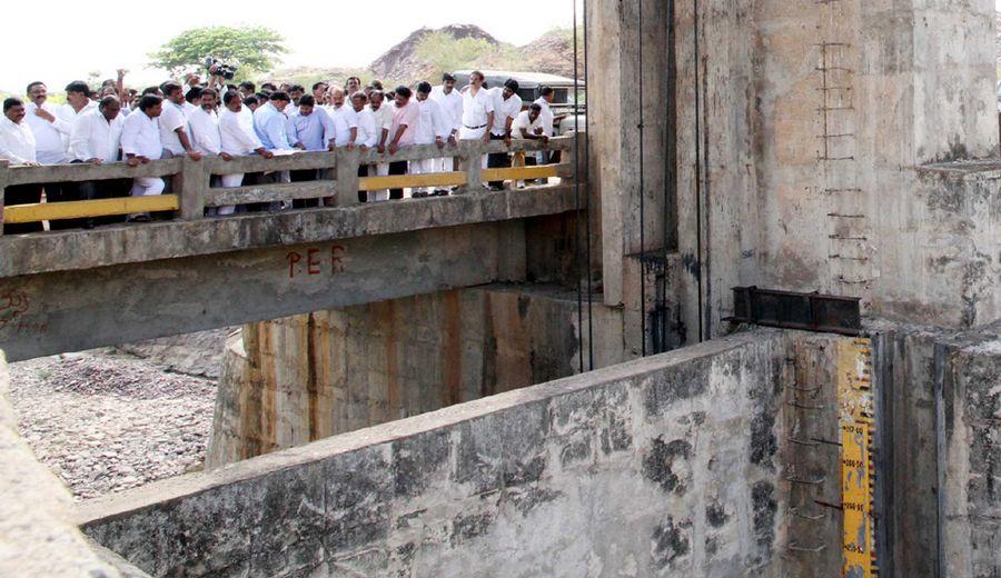 YS Jagan Bus Yatra Photos