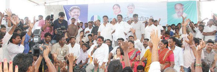 YS Jagan Praja Sankalpa Yatra Photos