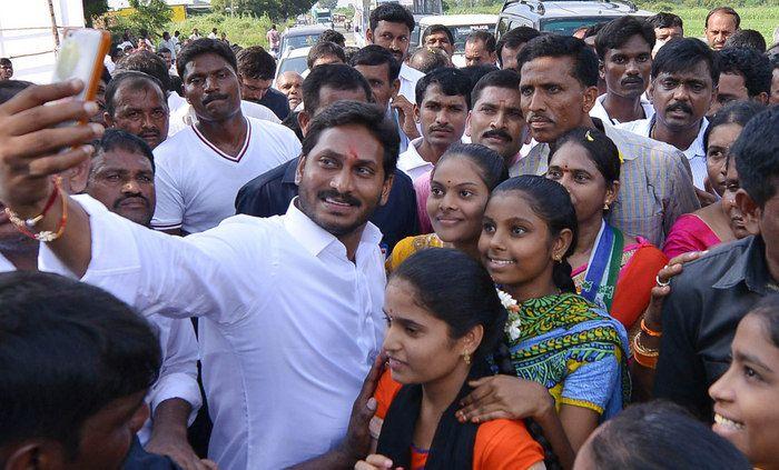 YS Jagan Praja Sankalpa Yatra Photos