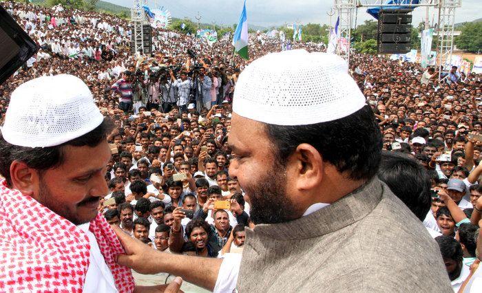 YS Jagan Praja Sankalpa Yatra Photos