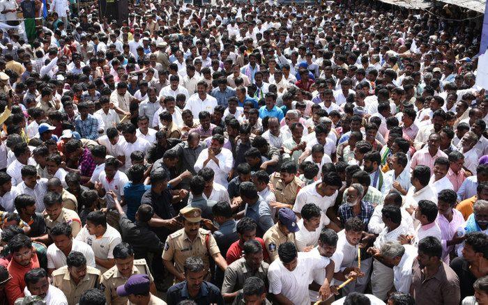 YS Jagan Praja Sankalpa Yatra Photos