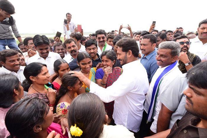 YS Jagan Praja Sankalpa Yatra Photos