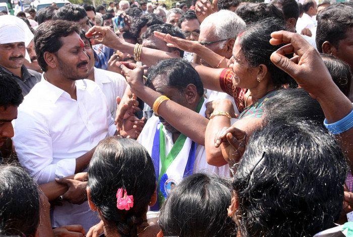 YS Jagan Praja Sankalpa Yatra Photos