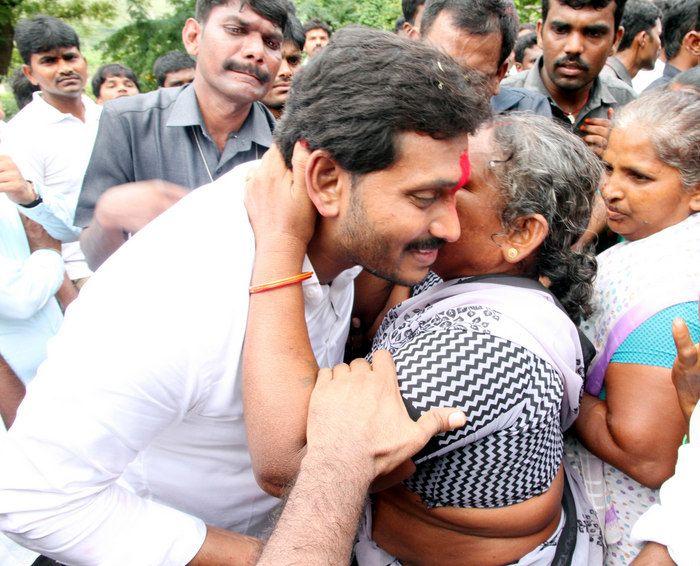 YS Jagan Praja Sankalpa Yatra Photos