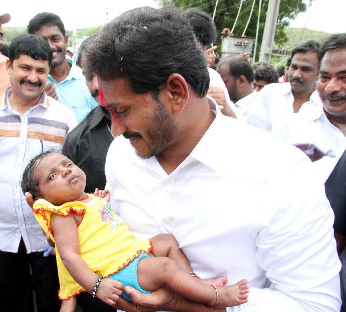 YS Jagan Praja Sankalpa Yatra Photos