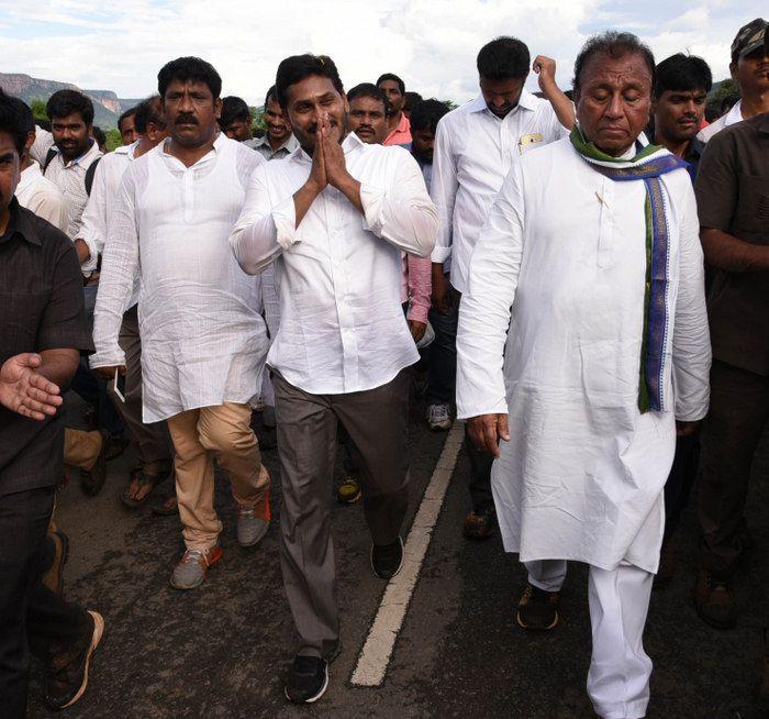 YS Jagan Praja Sankalpa Yatra Photos