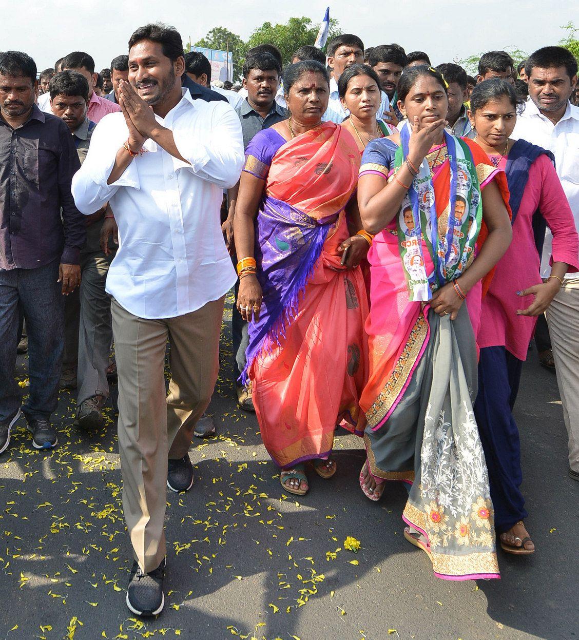 YS Jagan Praja Sankalpa Yatra Photos