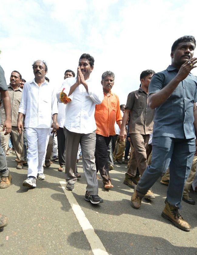 YS Jagan Praja Sankalpa Yatra Photos