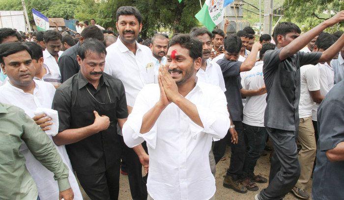 YS Jagan Praja Sankalpa Yatra Photos