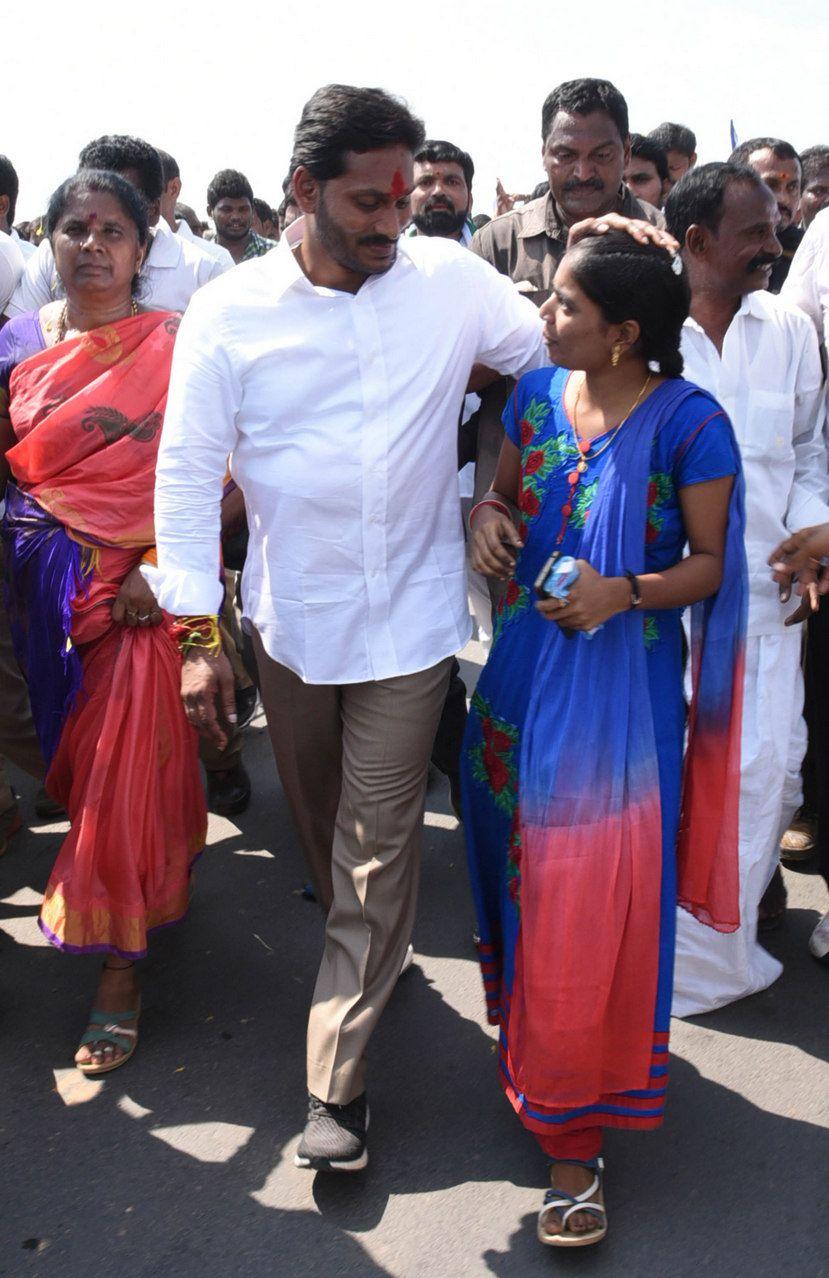 YS Jagan Praja Sankalpa Yatra Photos