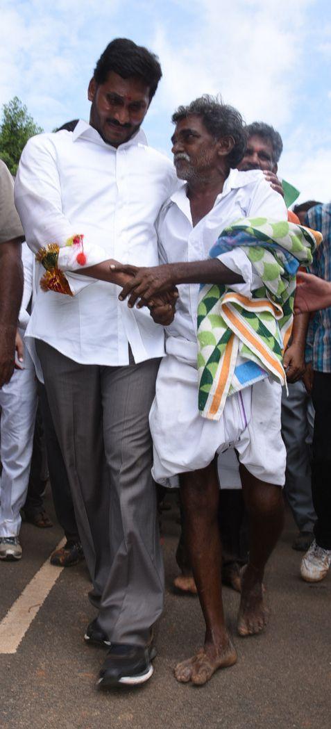 YS Jagan Praja Sankalpa Yatra Photos