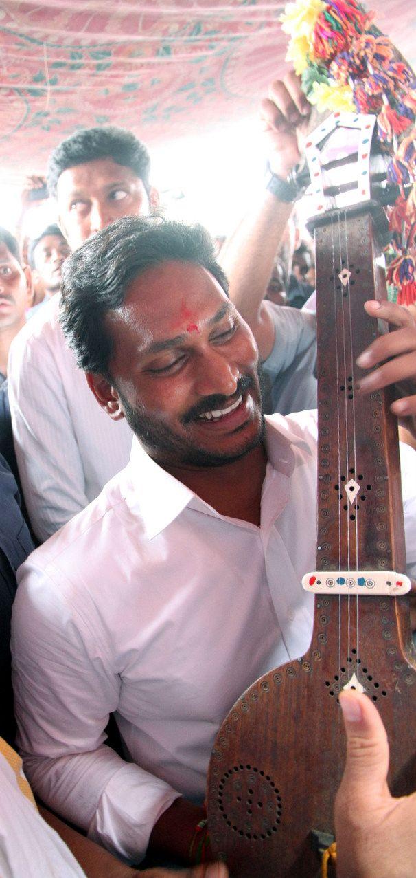 YS Jagan Praja Sankalpa Yatra Photos