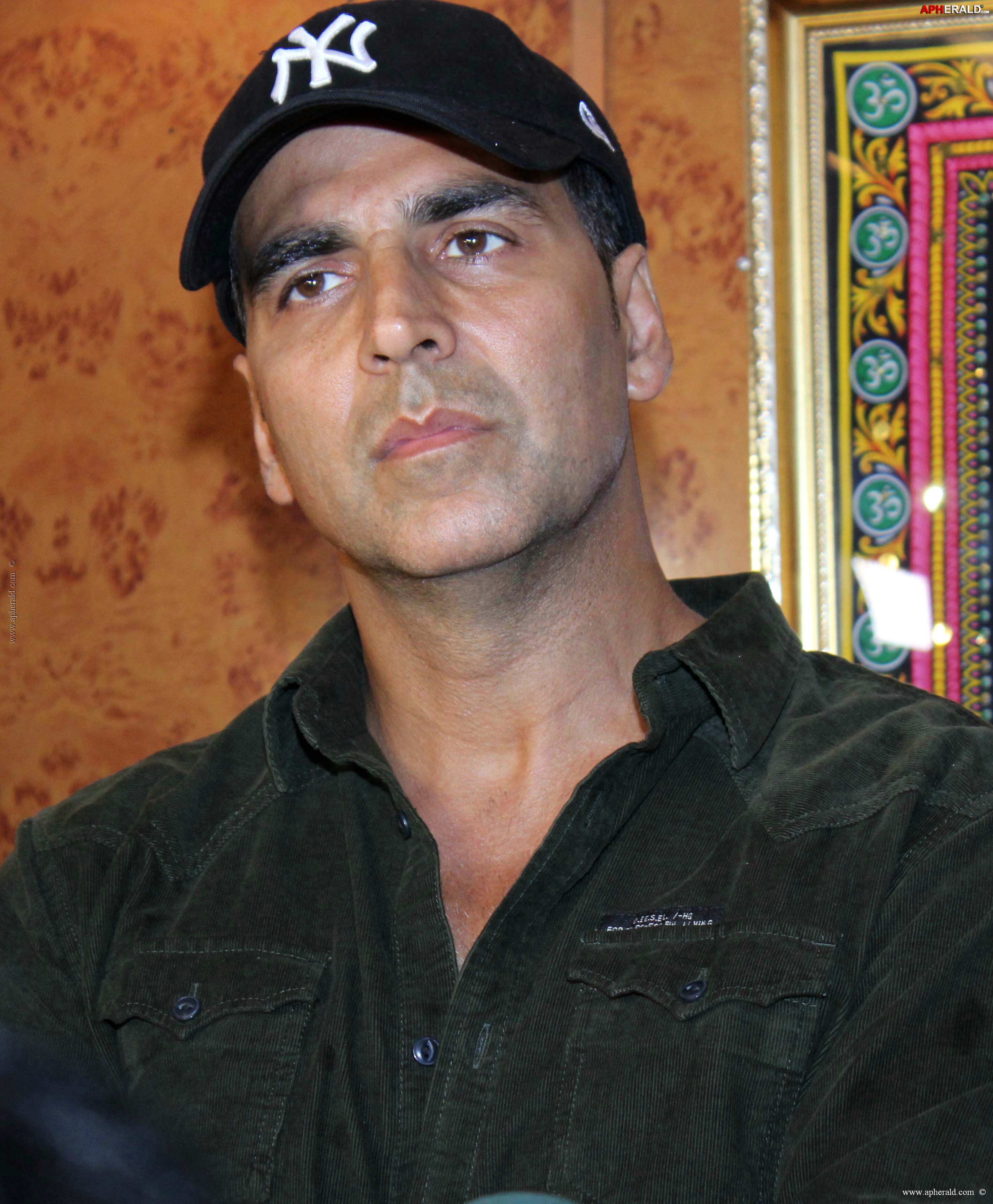Akshay Kumar At Gaiety Galaxy