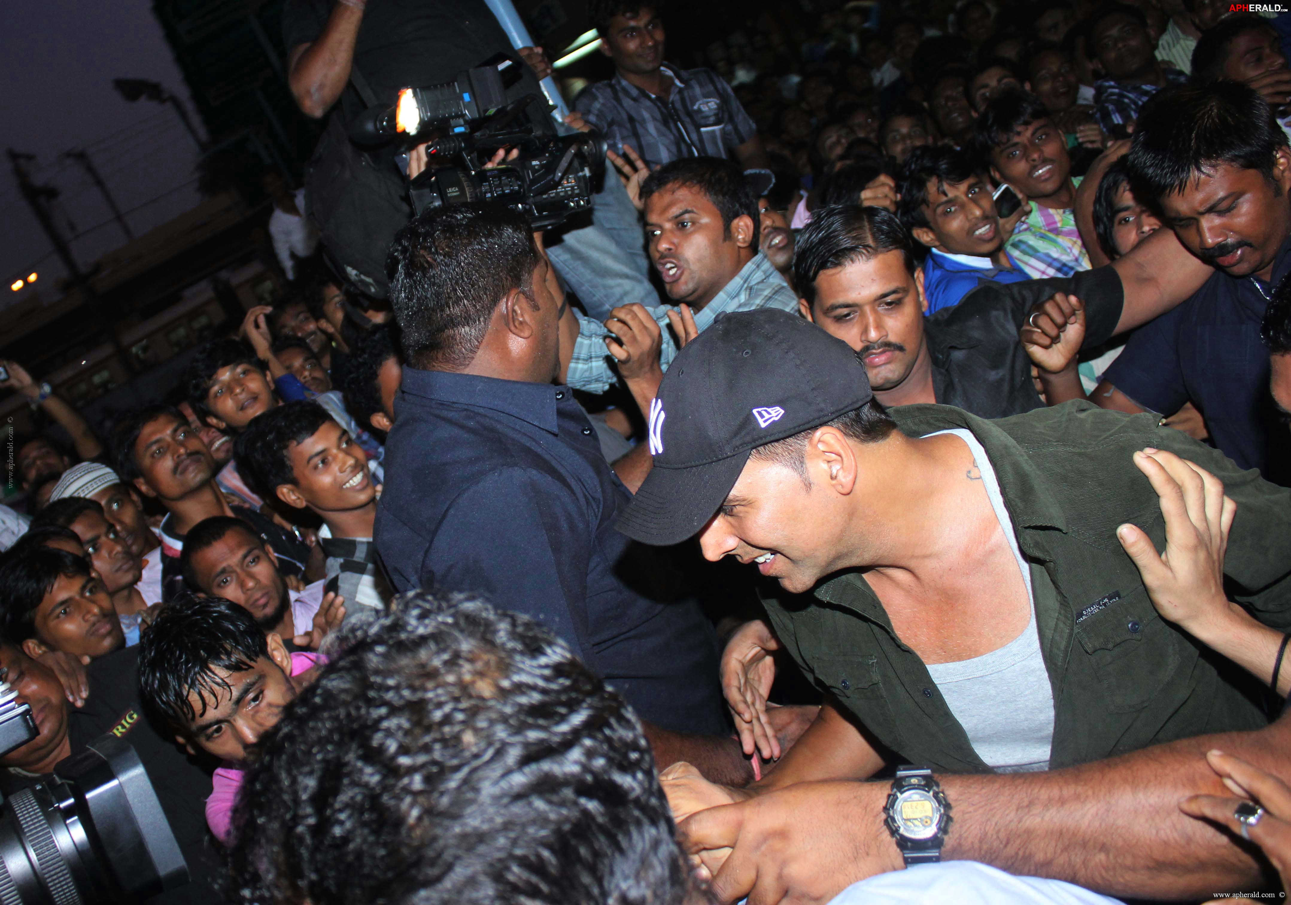 Akshay Kumar At Gaiety Galaxy