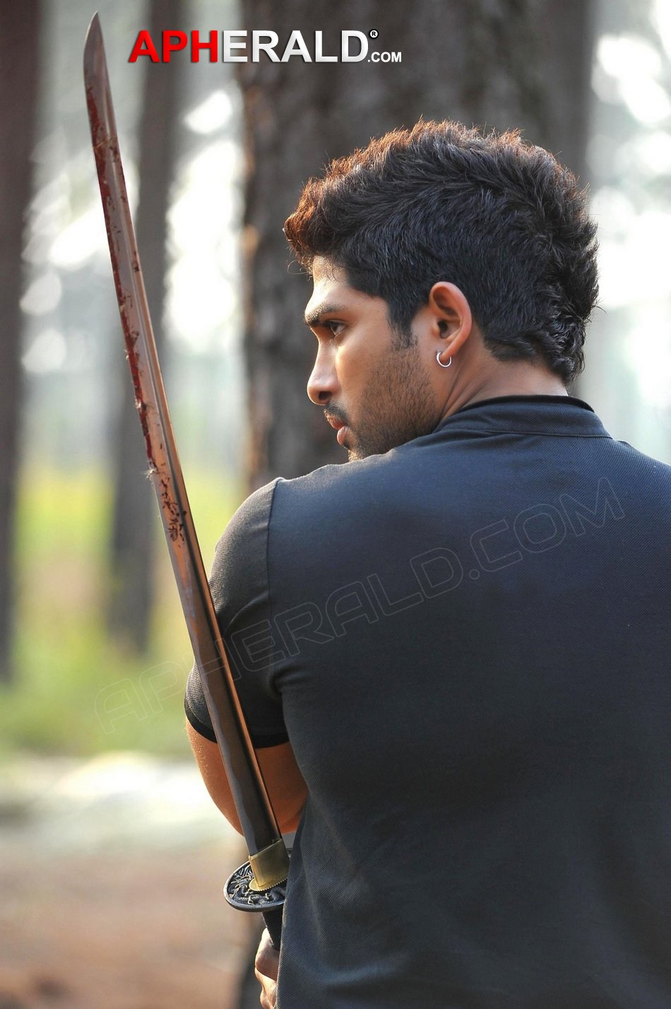 Allu Arjun in Iddarammayilatho Photos