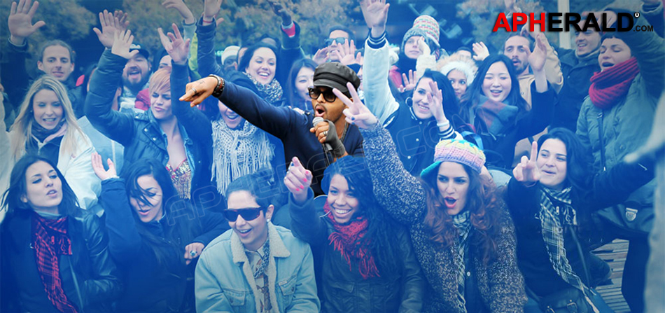 Allu Arjun Latest Stills in Iddarammayilatho