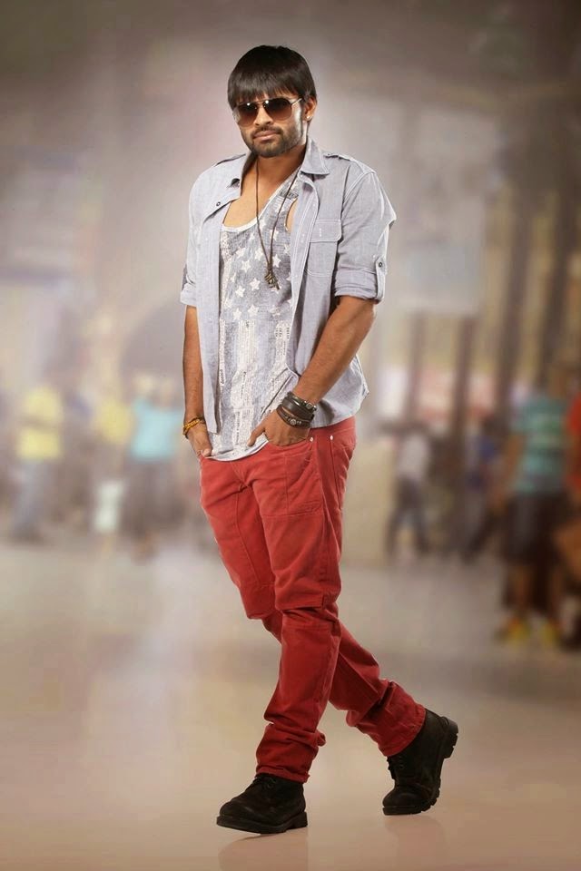 Sai Dharam Tej Stills in Pilla Nuvvu Leni Jeevitham