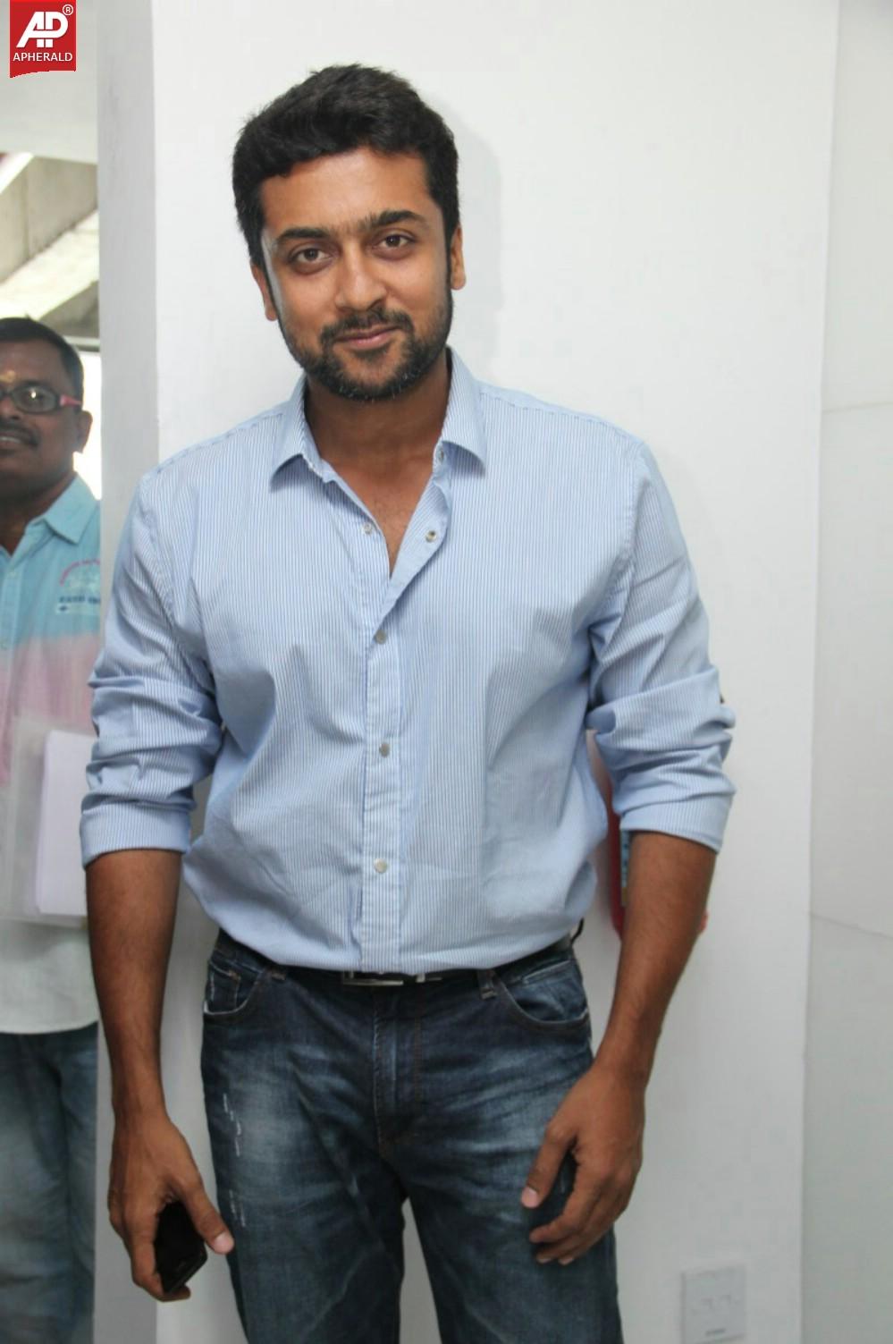 Suriya at SSET Awards