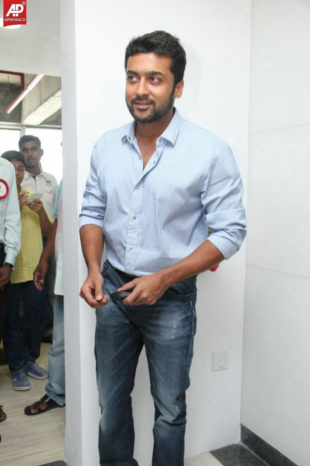 Suriya at SSET Awards