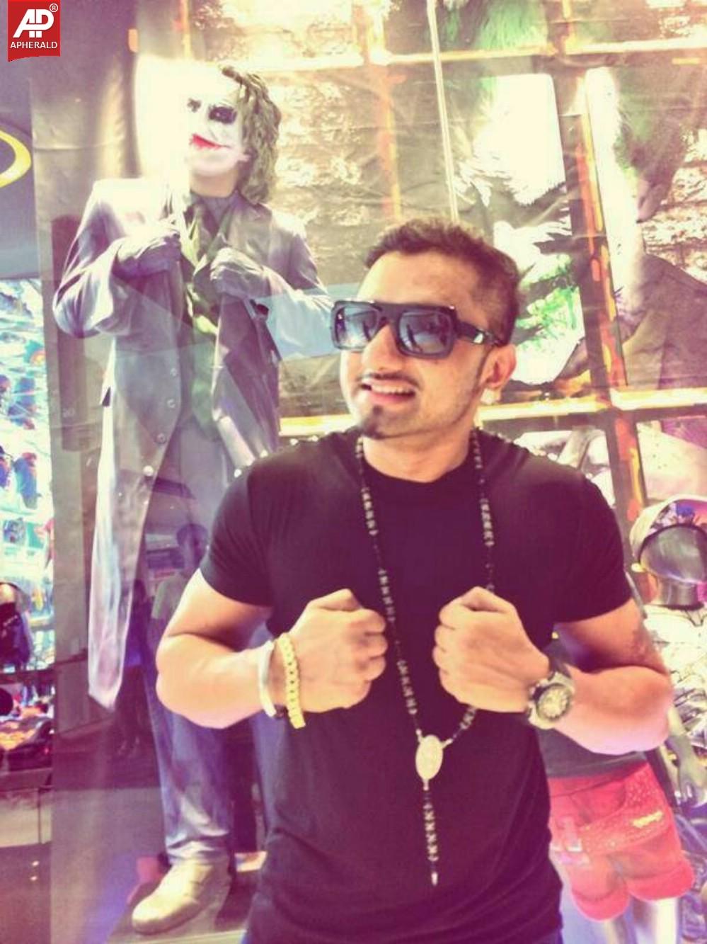 Yo Yo Honey Singh Looks Unrecognizable After Epic Physical Transformation