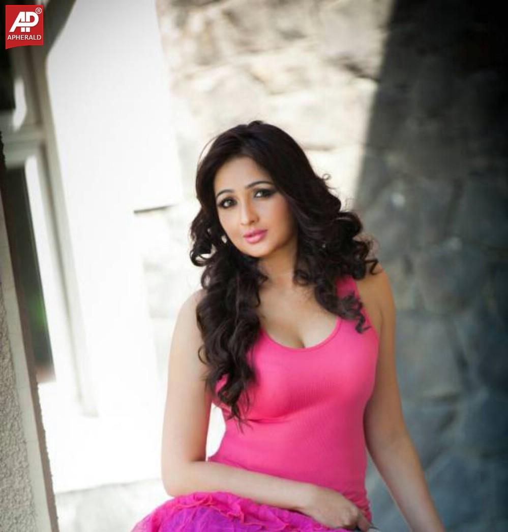 Aavaana Latest Photoshoot Stills