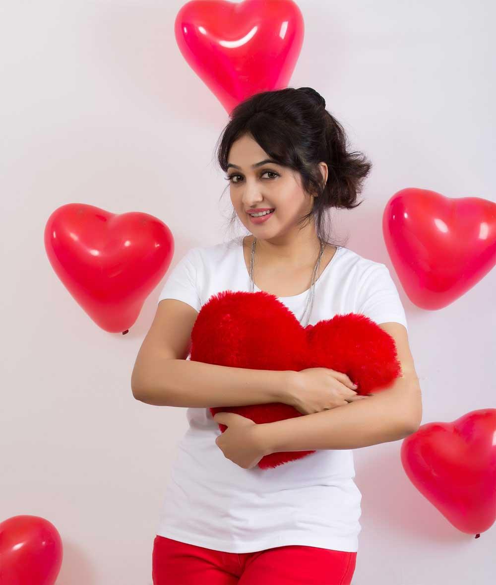 Aavaana Valentine Day Stills