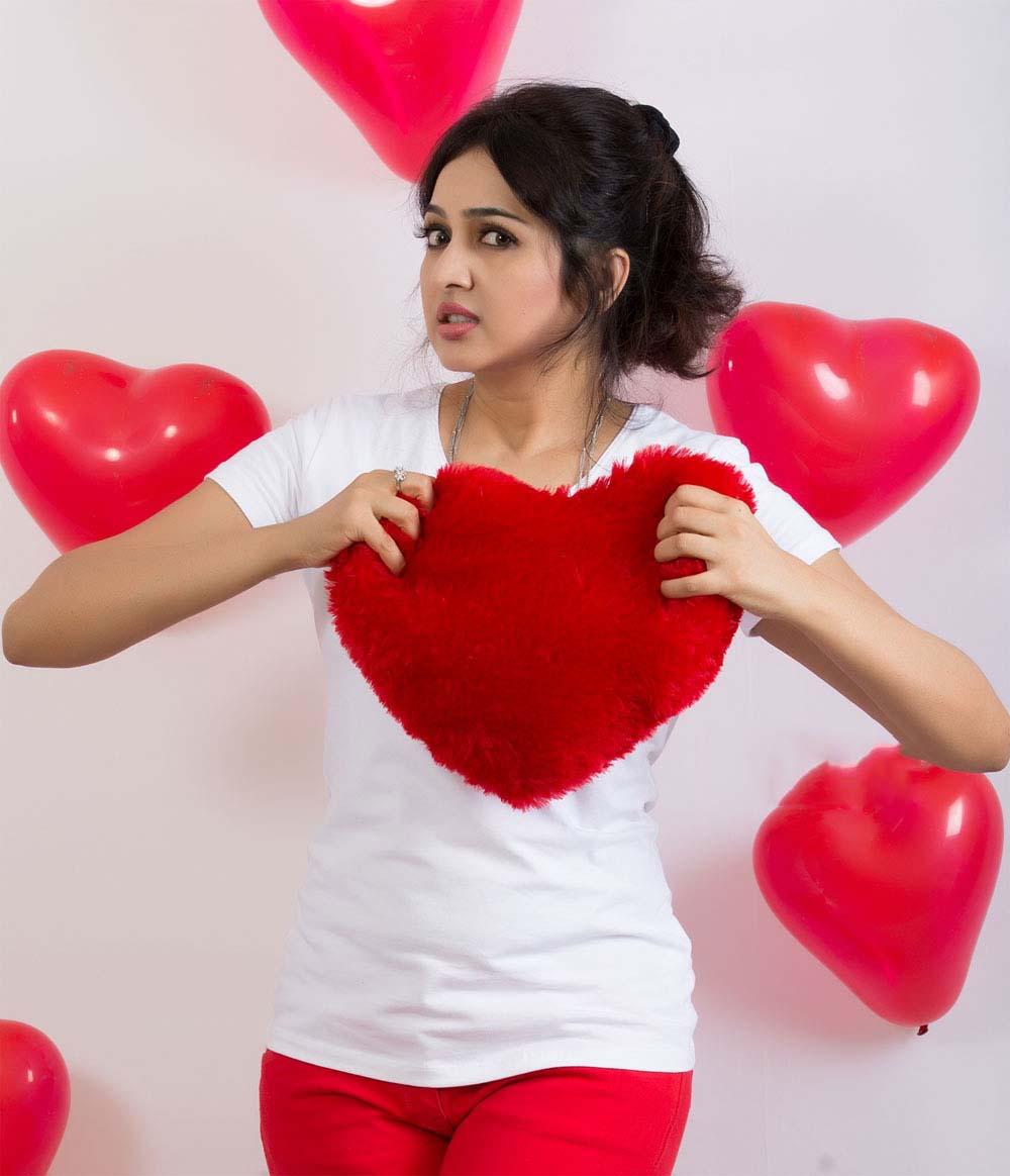 Aavaana Valentine Day Stills