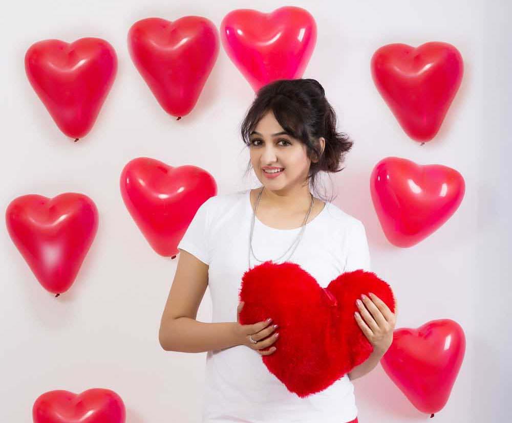 Aavaana Valentine Day Stills
