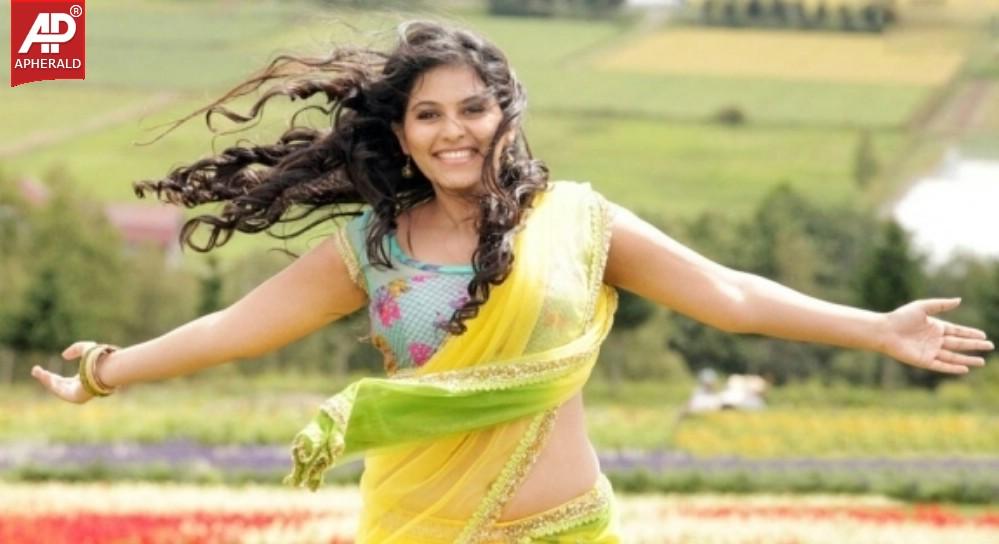 Actress Anjali Beautiful Stills