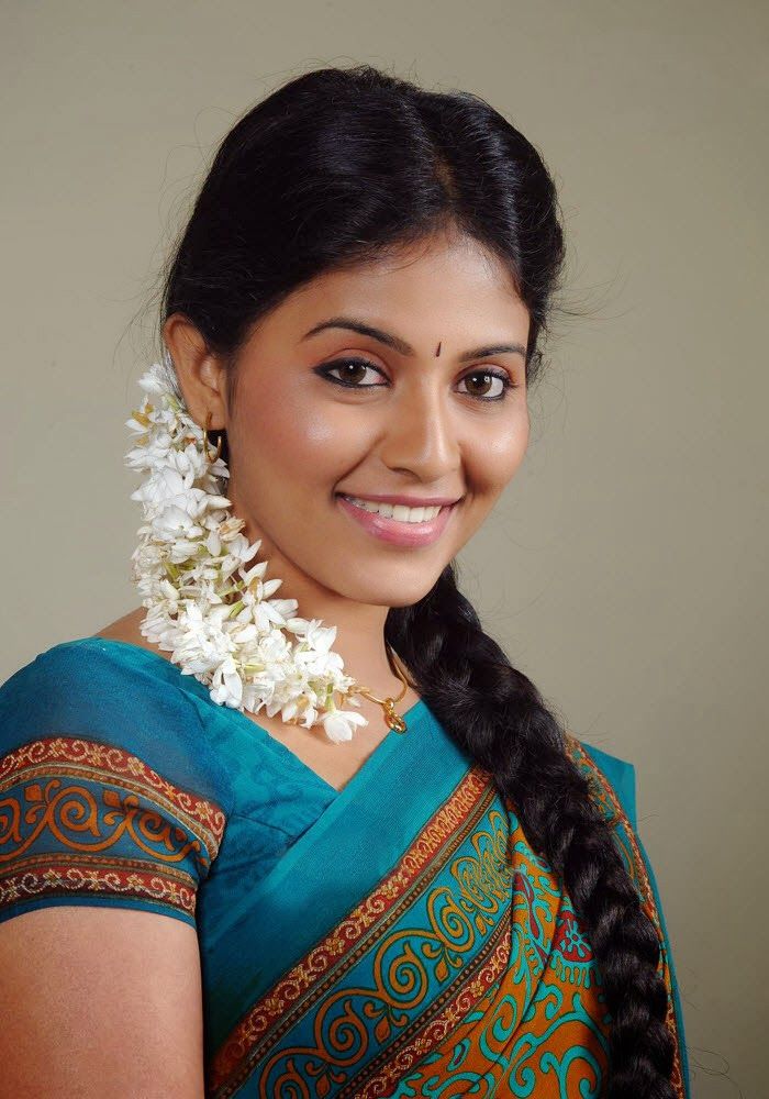 Actress Anjali in Saree Photos