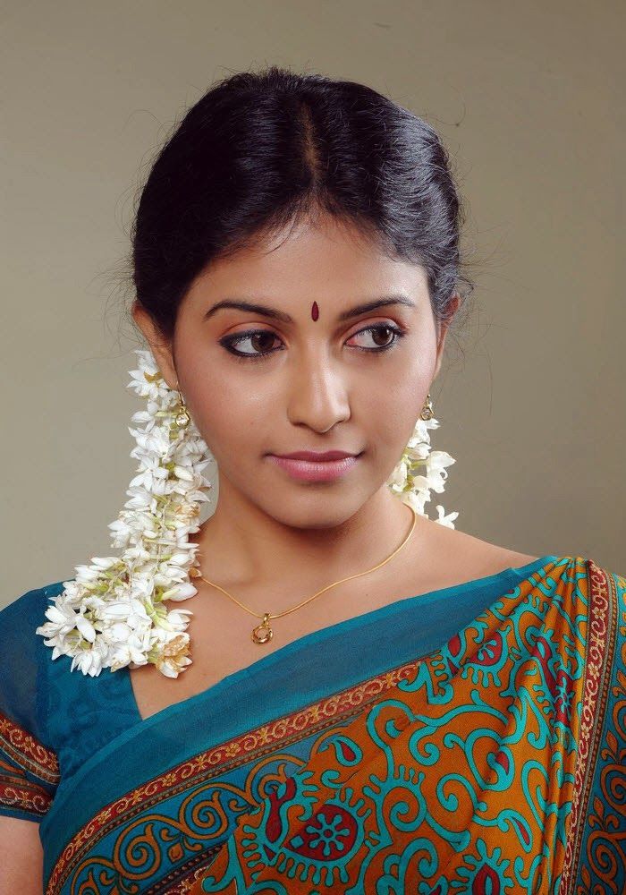 Actress Anjali in Saree Photos