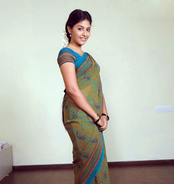 Actress Anjali in Saree Photos