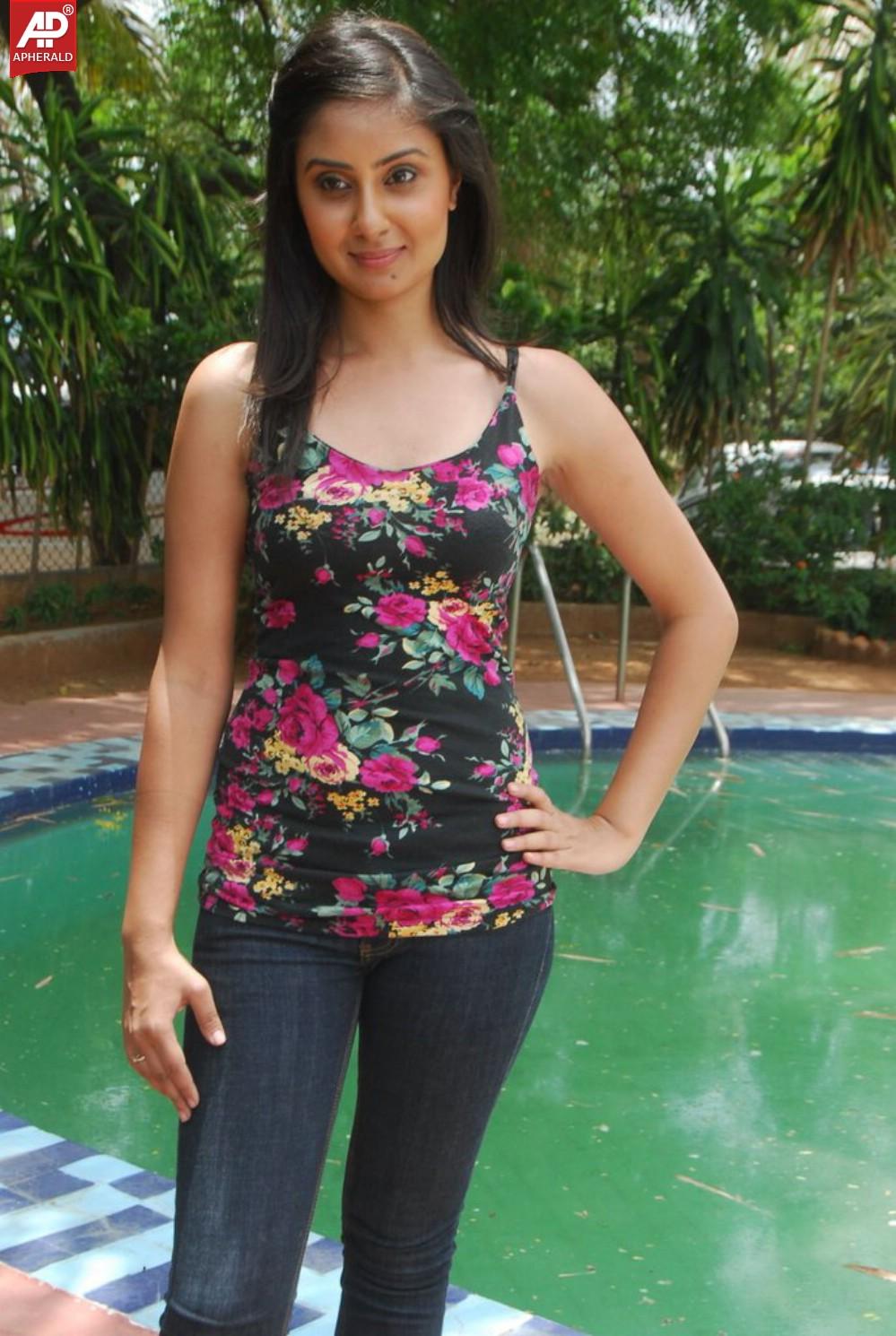 Actress Bhanu Sri Mehra Images