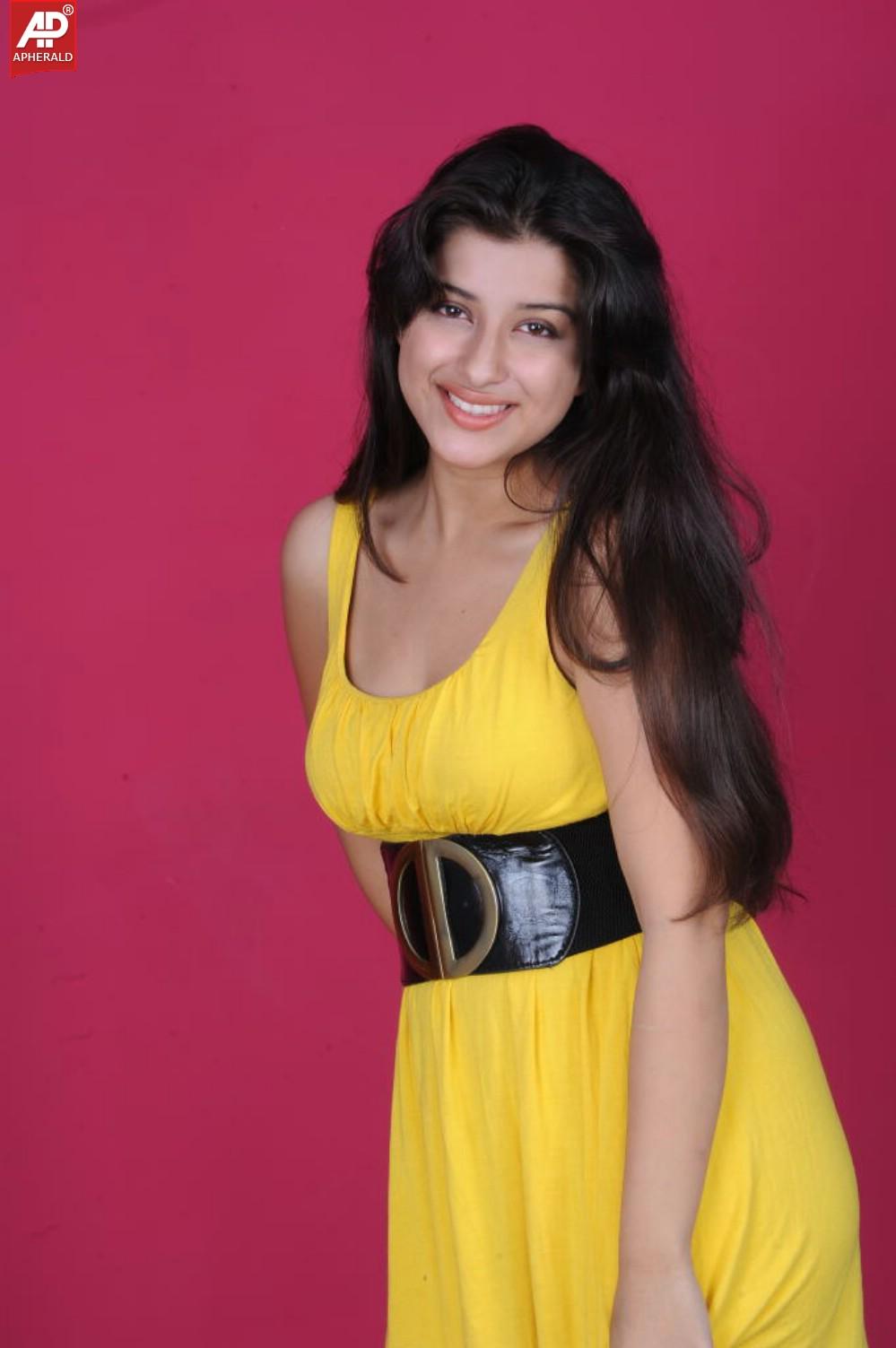 Actress Madhurima Photos