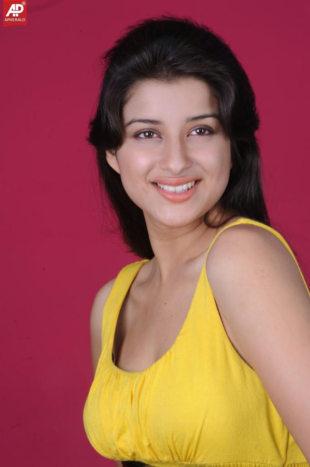 Actress Madhurima Photos