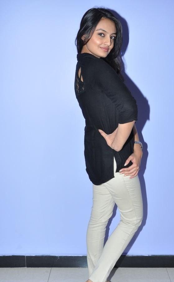 Actress Nikitha Narayan New Stills