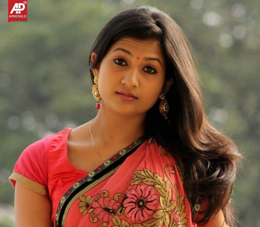 actress niraja photos