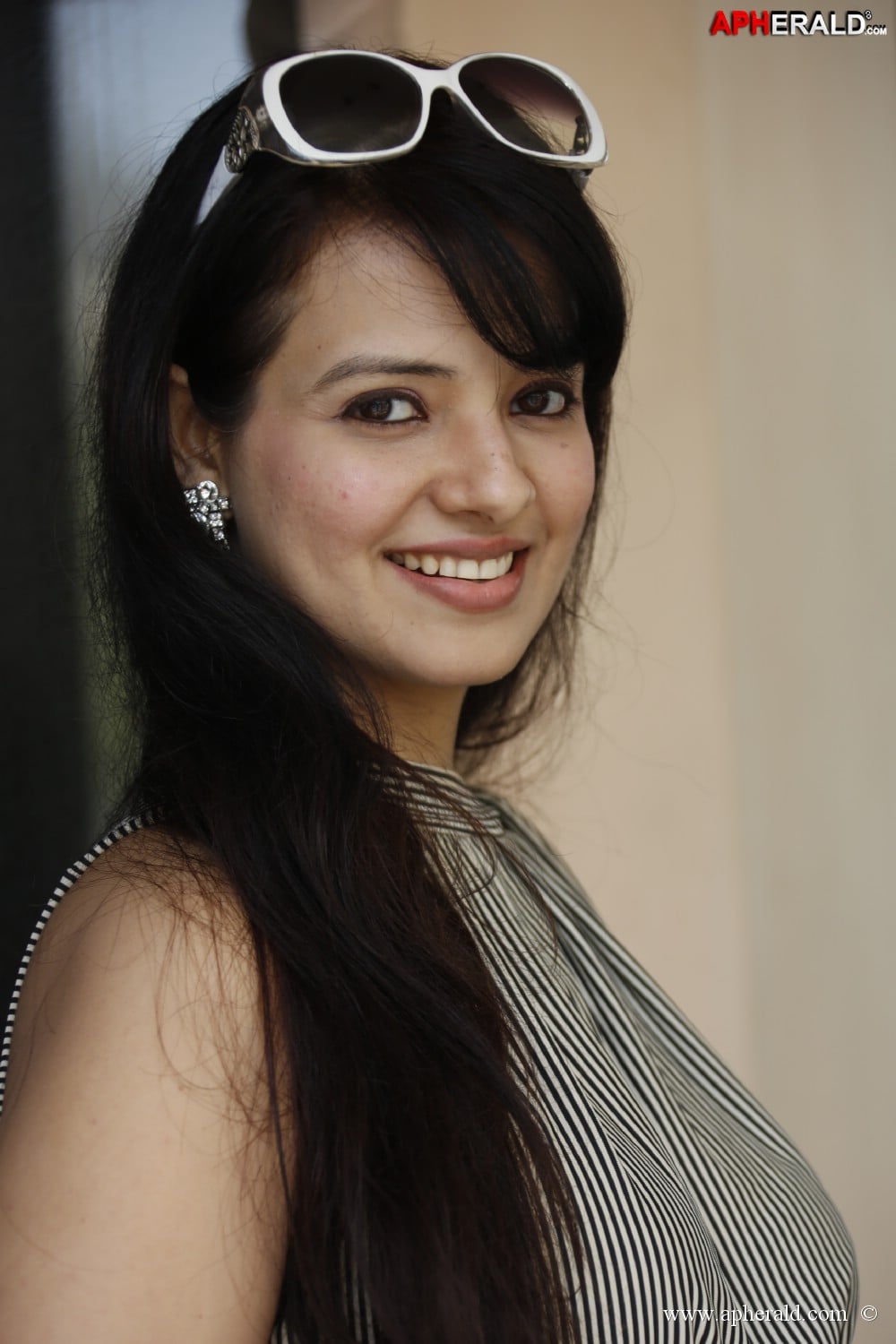 Actress Saloni Photos