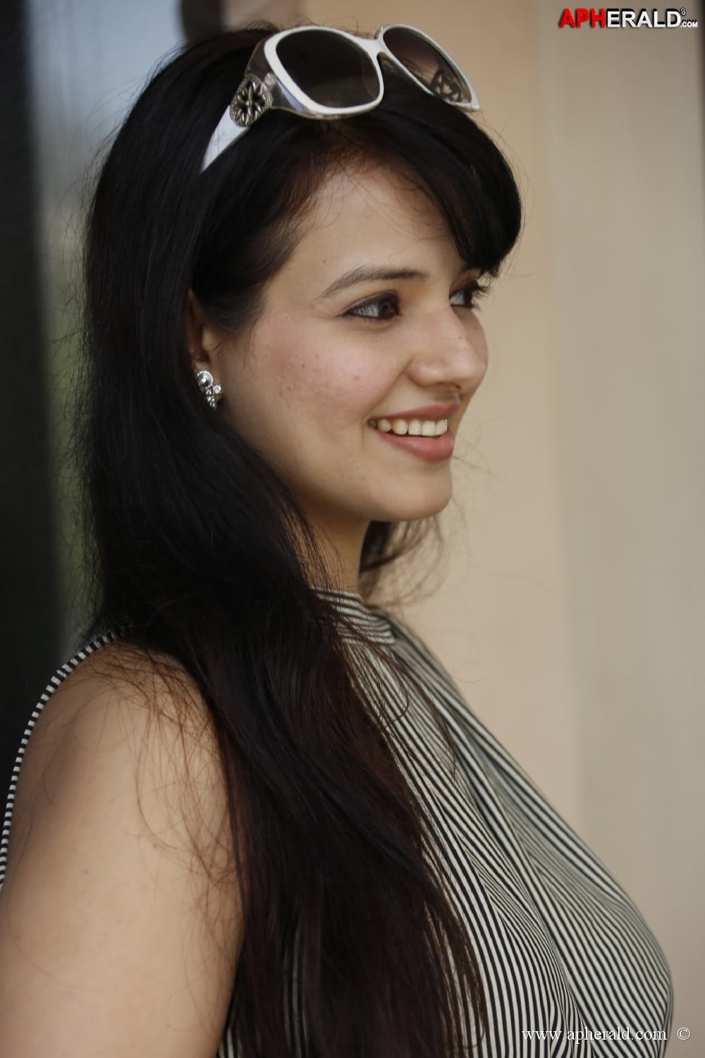 Actress Saloni Photos