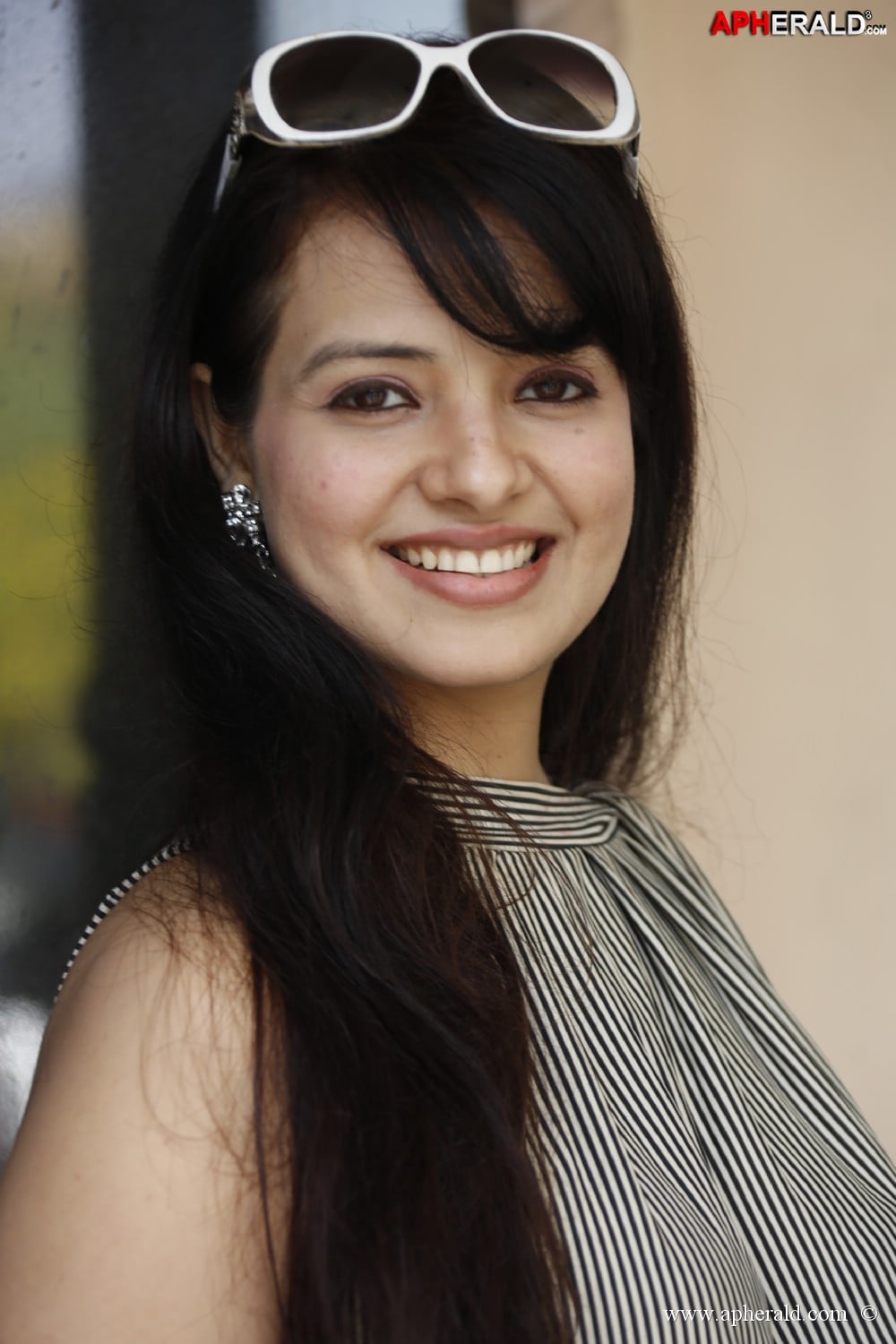 Actress Saloni Photos