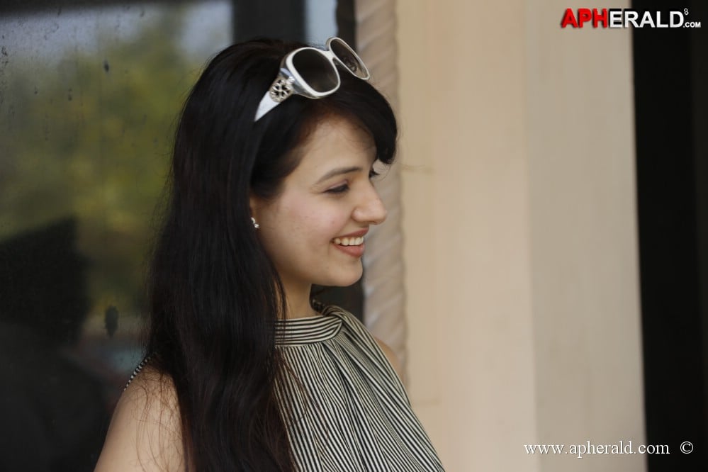 Actress Saloni Photos