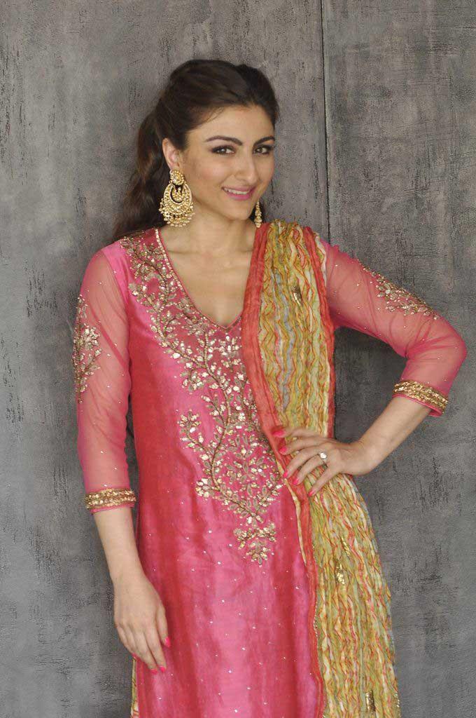 Actress Soha Ali Khan Latest Photos