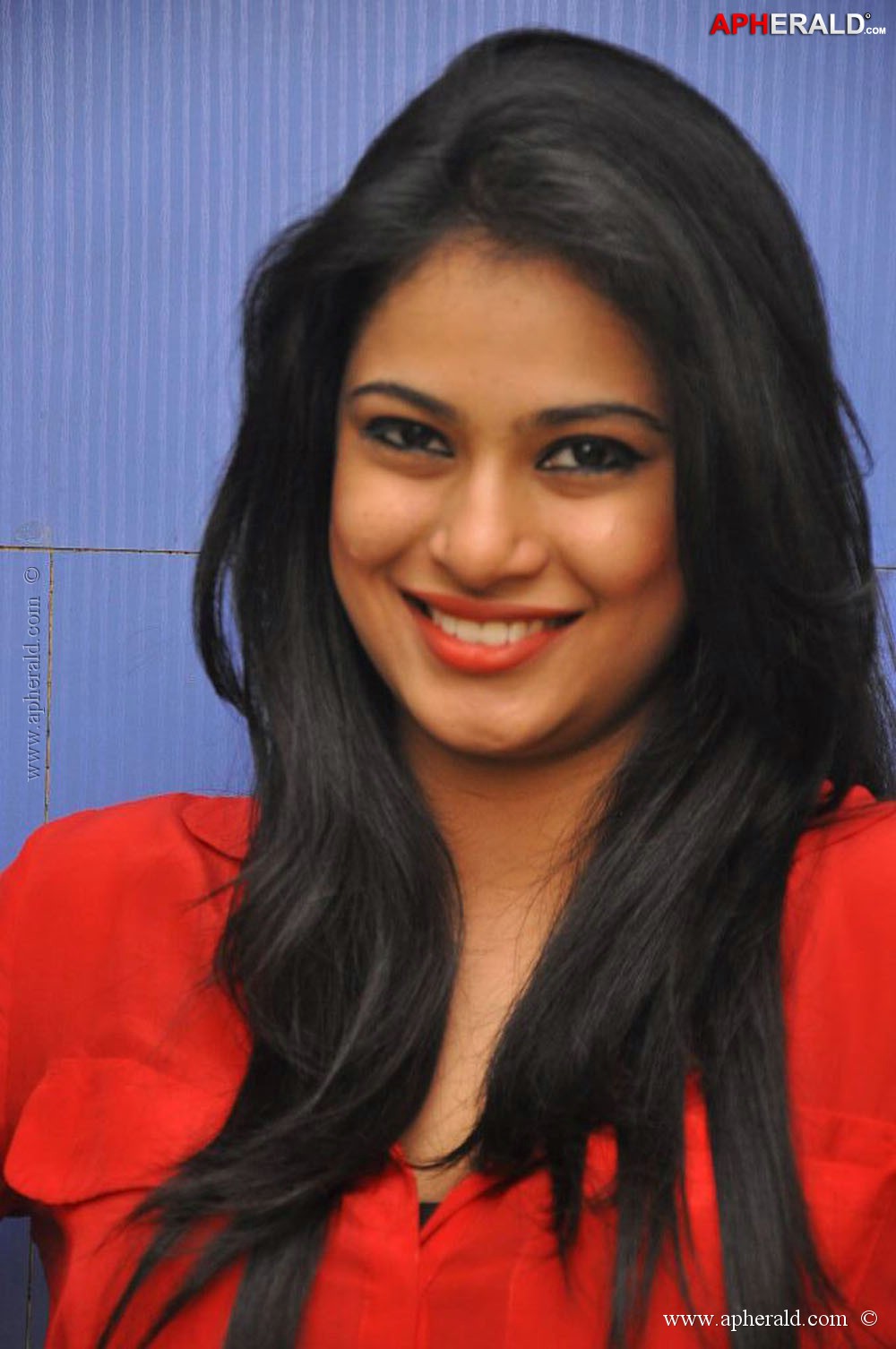 Actress Zara Photos