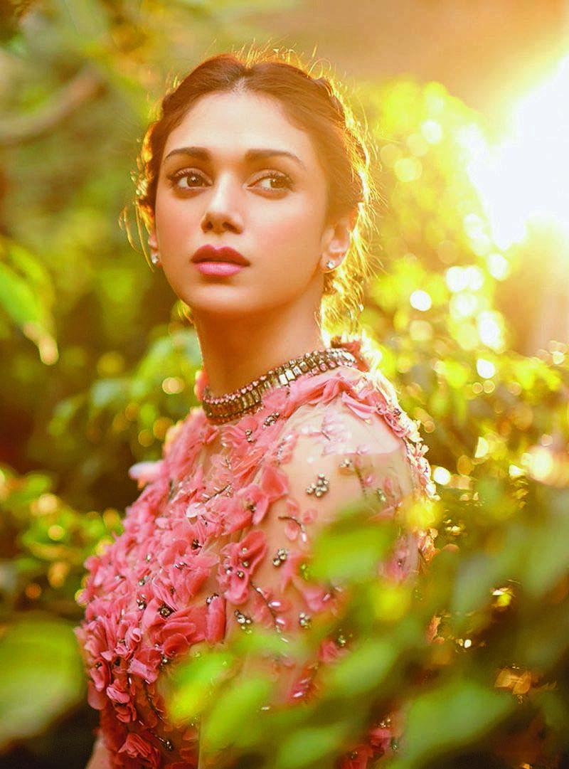 Aditi Rao Hydari Glamorous Stills