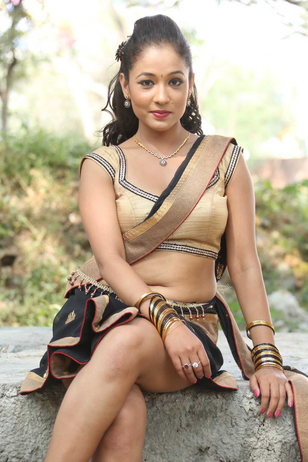 Agnes Sonkar Hot Stills