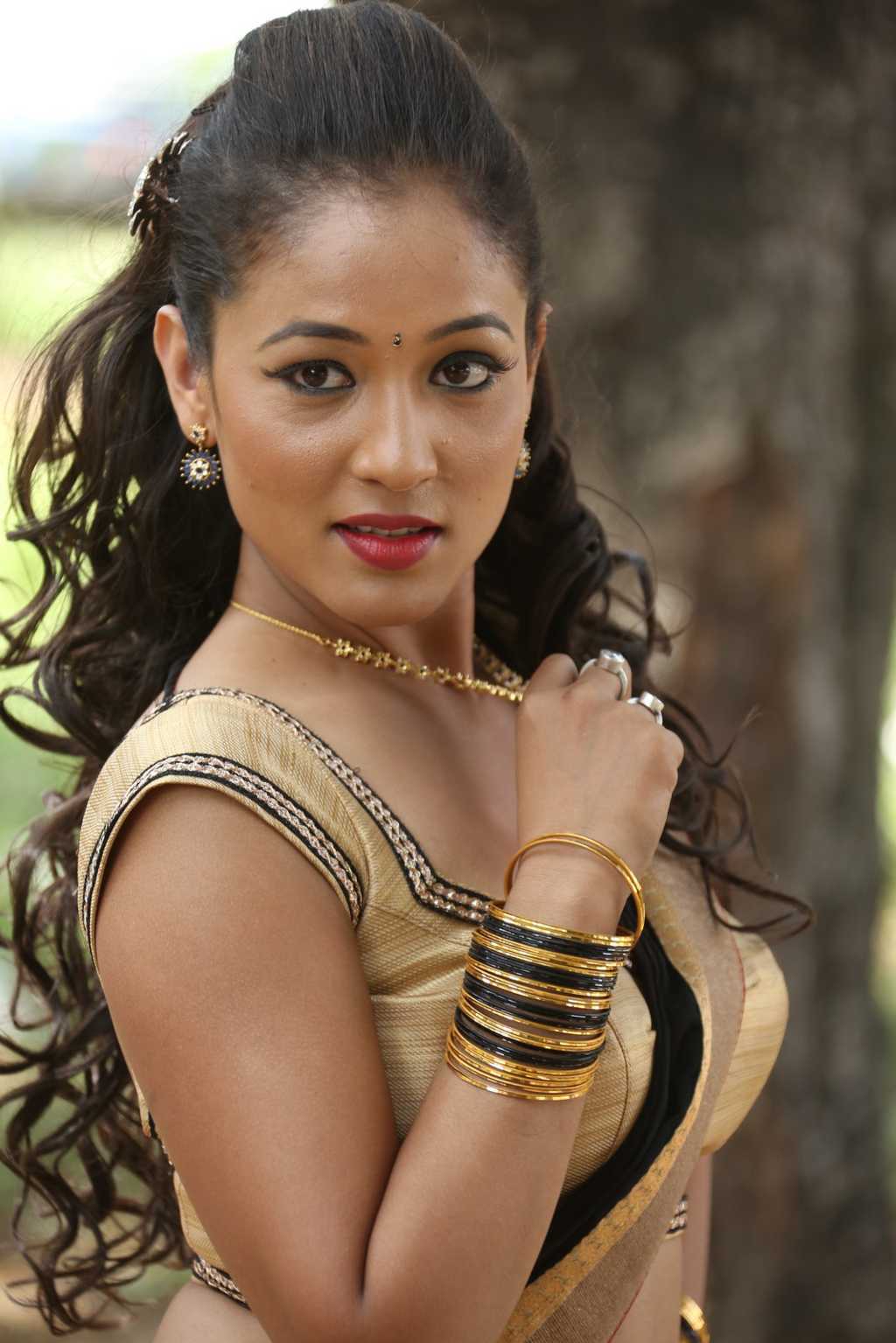 Agnes Sonkar Hot Stills