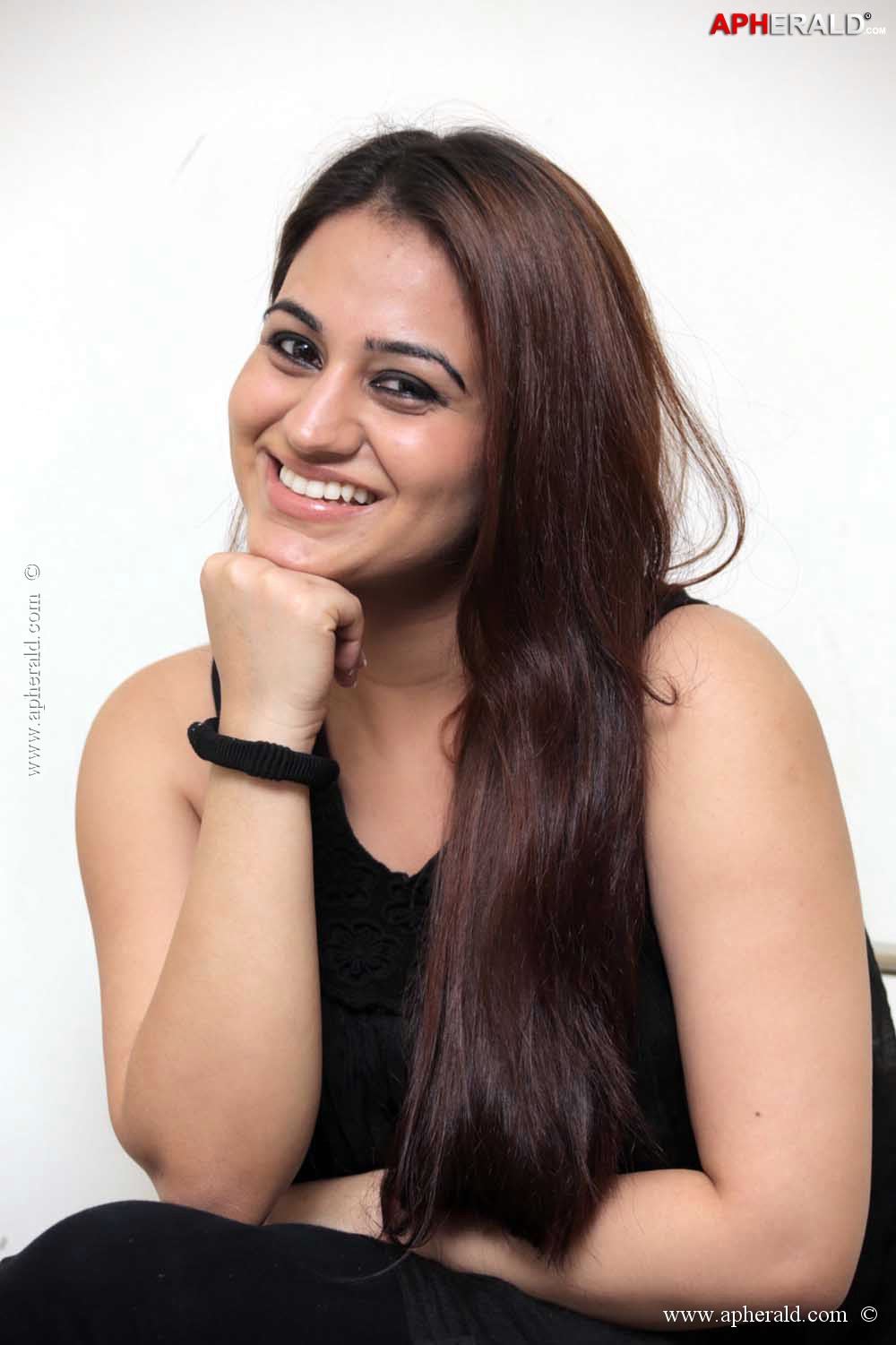 Aksha Spicy Photos