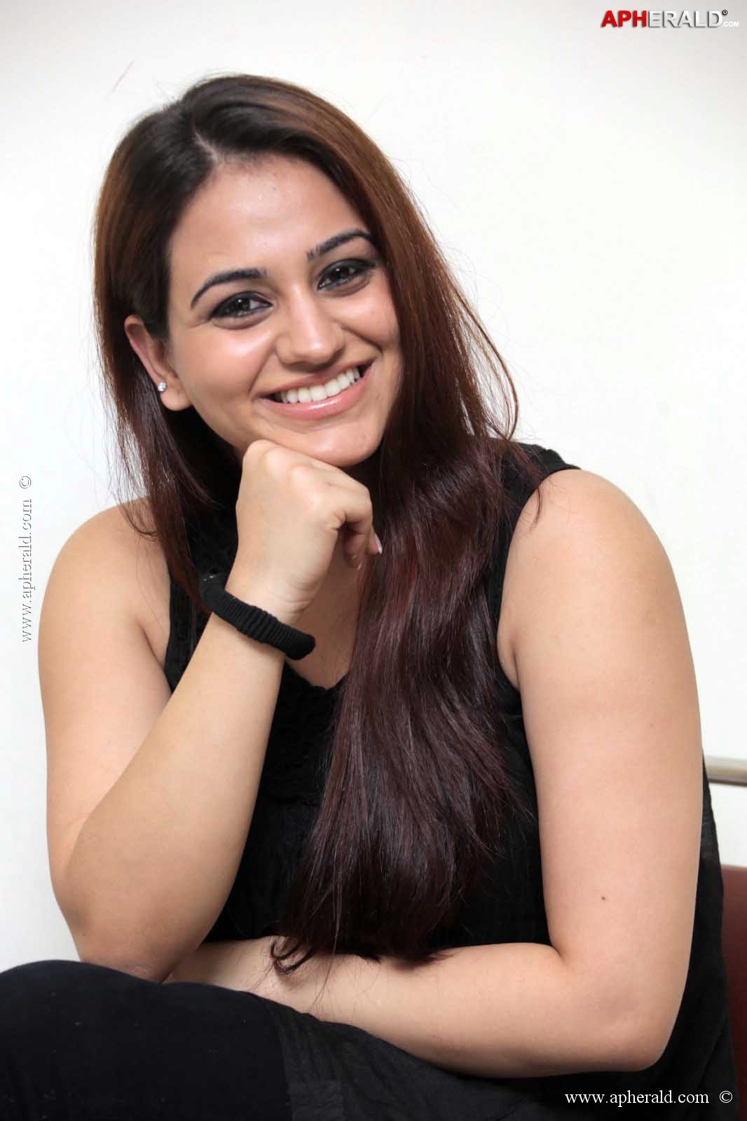 Aksha Spicy Photos