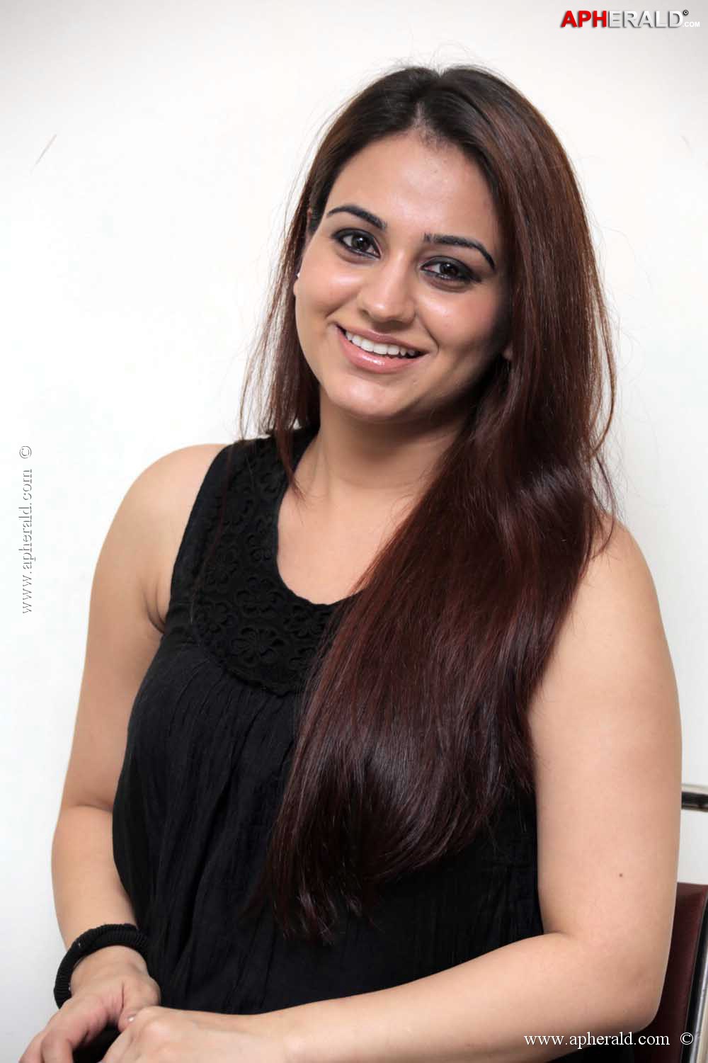 Aksha Spicy Photos